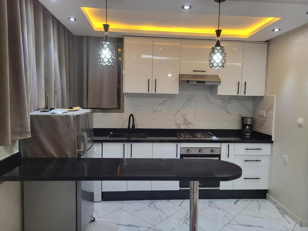 Appartement Modern Just Steps From The